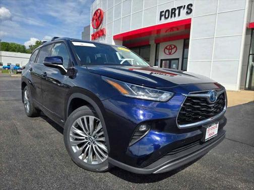2022 Toyota Highlander Hybrid Platinum