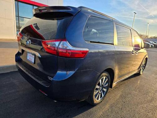 2020 Toyota Sienna Limited Premium