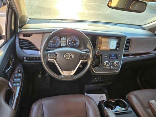 2020 Toyota Sienna Limited Premium