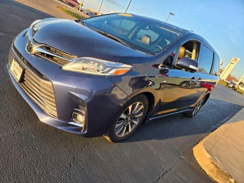 2020 Toyota Sienna Limited Premium
