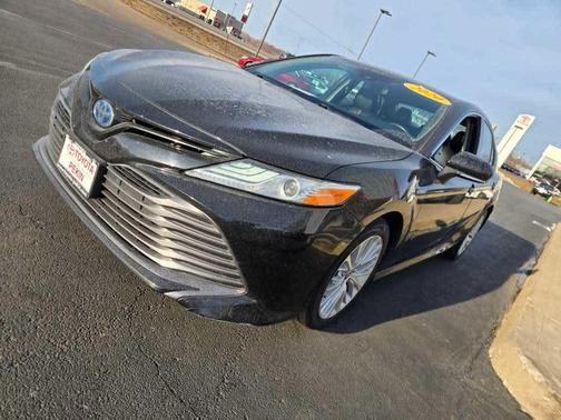 2020 Toyota Camry Hybrid XLE