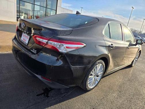 Midnight Black Metallic 2020 Toyota Camry Hybrid XLE