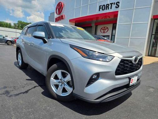 Celestial Silver Metallic 2024 Toyota Highlander LE