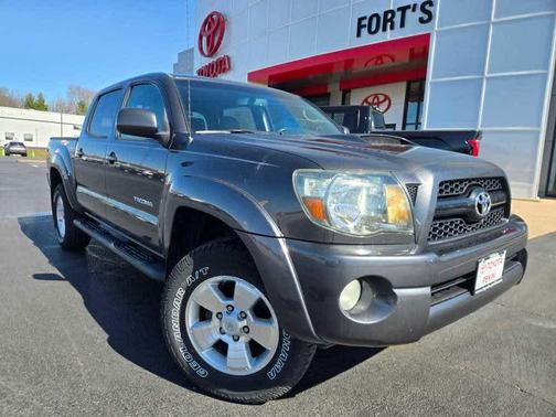 Magnetic Gray Metallic 2011 Toyota Tacoma Double Cab