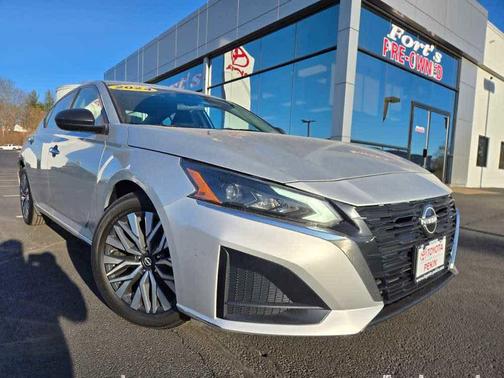 Brilliant Silver Metallic 2024 Nissan Altima 2.5 SV