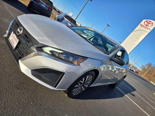 Brilliant Silver Metallic 2024 Nissan Altima 2.5 SV