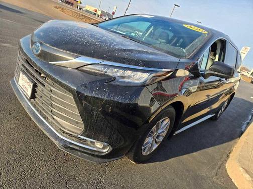 2022 Toyota Sienna XLE