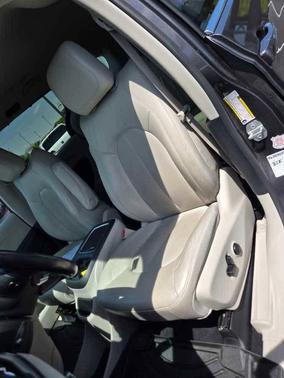 Granite Crystal Metallic Clearcoat 2021 Chrysler Pacifica Touring L