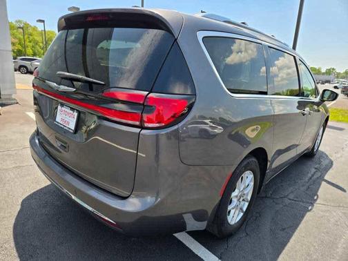 Granite Crystal Metallic Clearcoat 2021 Chrysler Pacifica Touring L