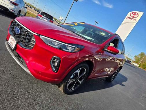 2023 Ford Escape ST-Line Elite
