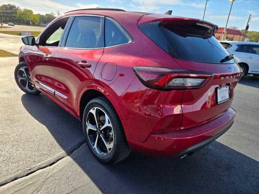 2023 Ford Escape ST-Line Elite