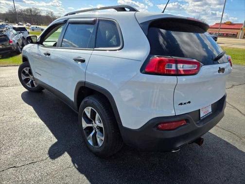 2017 Jeep Cherokee Sport