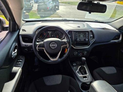 2017 Jeep Cherokee Sport