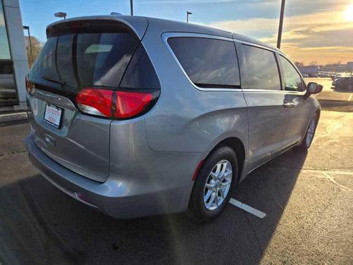 2017 Chrysler Pacifica Touring