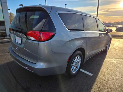 2017 Chrysler Pacifica Touring
