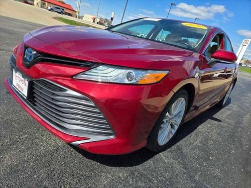 2020 Toyota Camry Hybrid XLE
