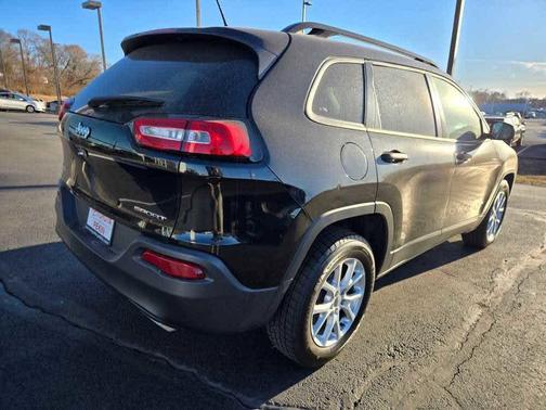 2017 Jeep Cherokee Sport