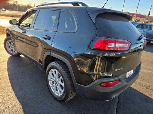 2017 Jeep Cherokee Sport
