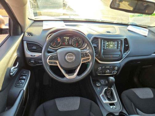 2017 Jeep Cherokee Sport