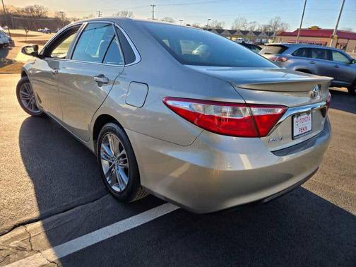 2016 Toyota Camry SE