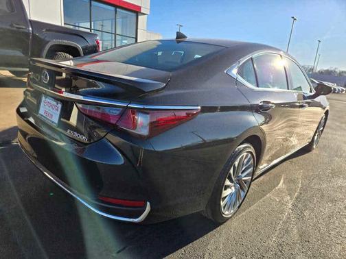 Caviar 2021 Lexus ES 300h Luxury