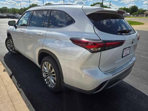 Wind Chill Pearl 2024 Toyota Highlander Hybrid Platinum