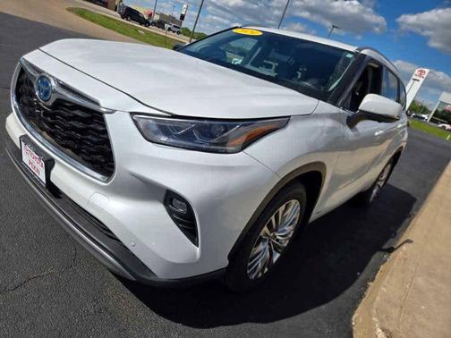 Wind Chill Pearl 2024 Toyota Highlander Hybrid Platinum