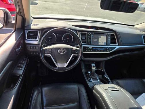 2017 Toyota Highlander Limited Platinum