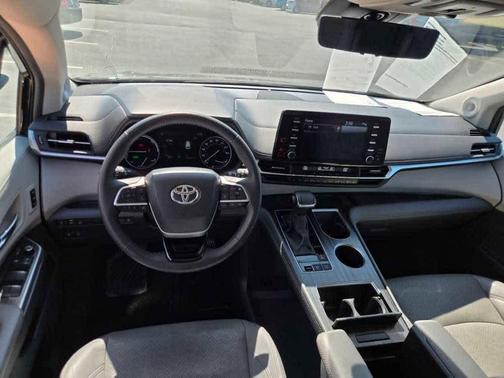 Midnight Black Metallic 2023 Toyota Sienna Limited