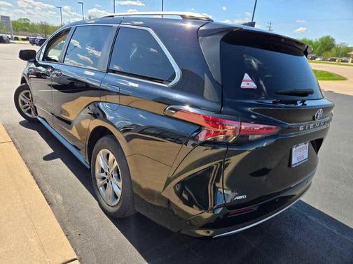 Midnight Black Metallic 2023 Toyota Sienna Limited