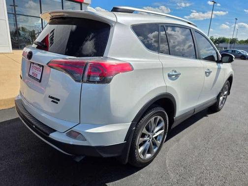 Blizzard Pearl 2017 Toyota RAV4 Limited