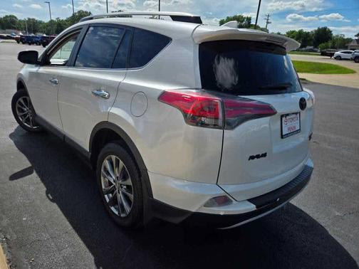 Blizzard Pearl 2017 Toyota RAV4 Limited