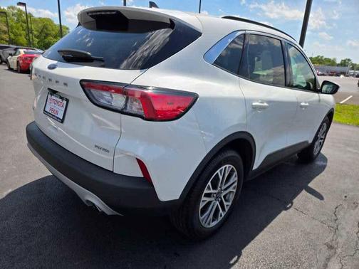 Star White Metallic Tri-Coat 2022 Ford Escape SEL