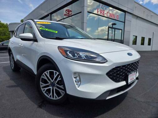 Star White Metallic Tri-Coat 2022 Ford Escape SEL