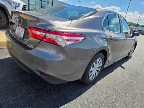2018 Toyota Camry Hybrid LE