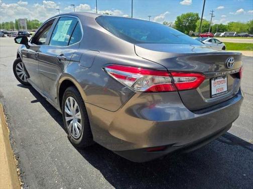 2018 Toyota Camry Hybrid LE