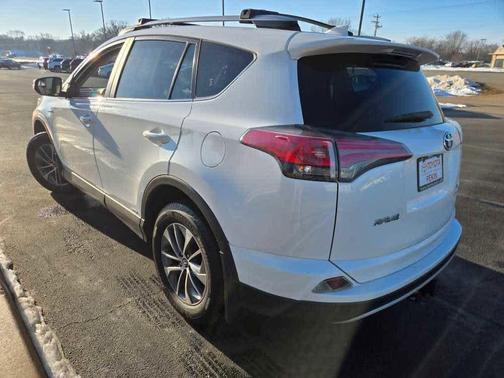 2017 Toyota RAV4 Hybrid XLE