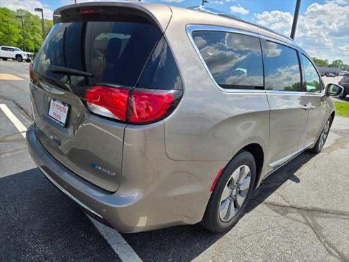 2018 Chrysler Pacifica Hybrid Limited