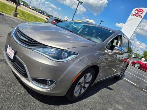 2018 Chrysler Pacifica Hybrid Limited