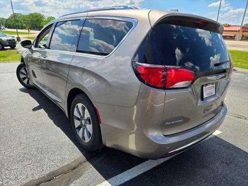 2018 Chrysler Pacifica Hybrid Limited