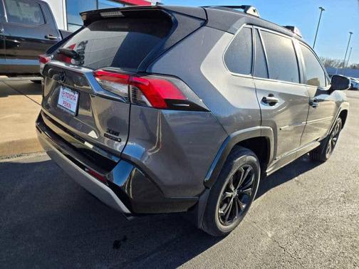 2023 Toyota RAV4 Hybrid SE