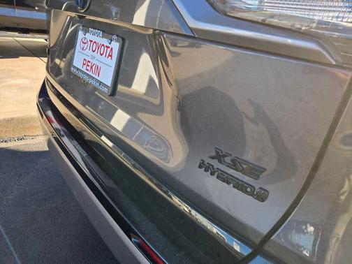 2023 Toyota RAV4 Hybrid SE