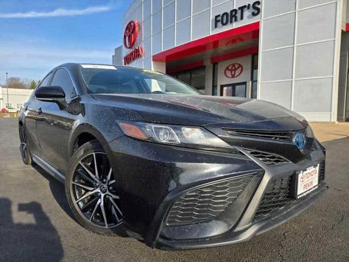 Midnight Black Metallic 2022 Toyota Camry SE Sedan