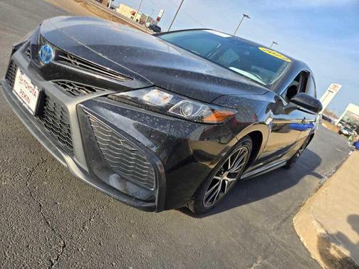 Midnight Black Metallic 2022 Toyota Camry SE