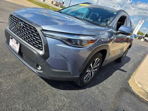 2024 Toyota Corolla Cross XLE