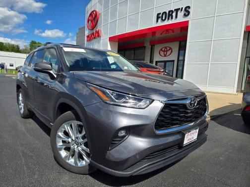Magnetic Gray Metallic 2025 Toyota Highlander Hybrid Limited