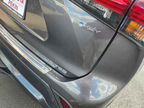 Magnetic Gray Metallic 2025 Toyota Highlander Hybrid Limited