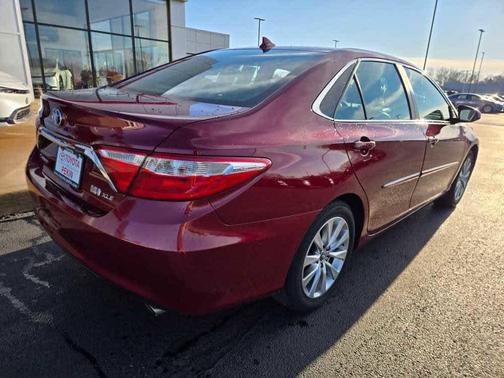 2017 Toyota Camry Hybrid XLE