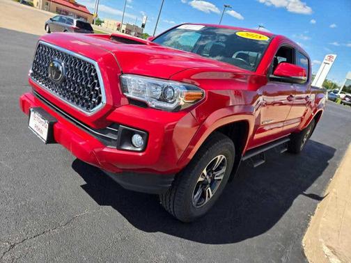 Barcelona Red Metallic 2018 Toyota Tacoma TRD Sport