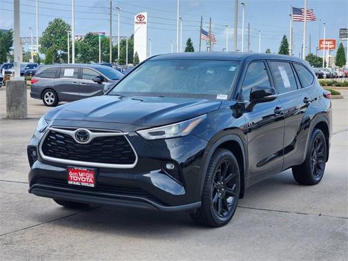 2023 Toyota Highlander LE